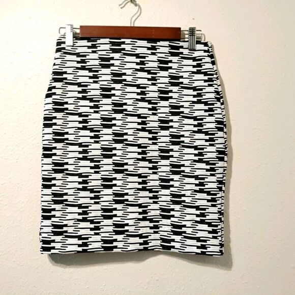 Stretch mini skirt - Picture 1 of 3
